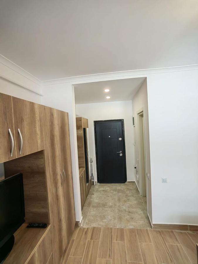 Militari Studio Roşul Exterior foto